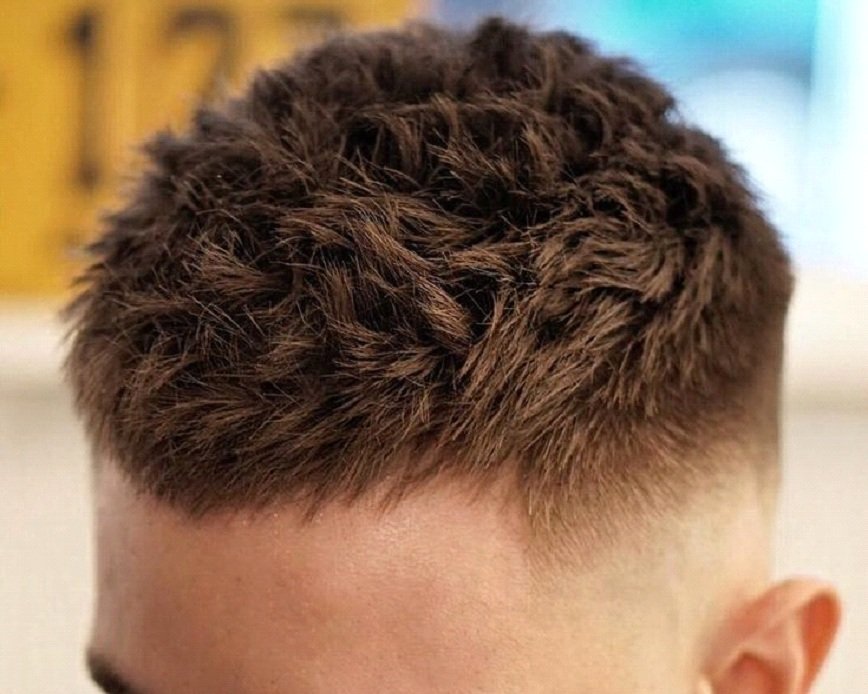 2026 Trend Alert: The Return of the Textured Crop Fade & How to Maintain It