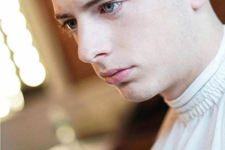 faux hawk with highlights